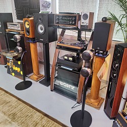 McIntosh, B&W, Gallo Strada